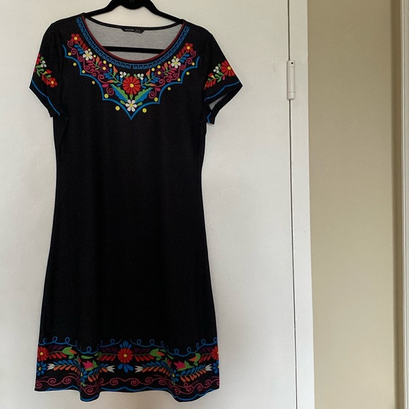 Beautiful Black Printed Dress. New, no tag. Never worn - Picture 1 of 4